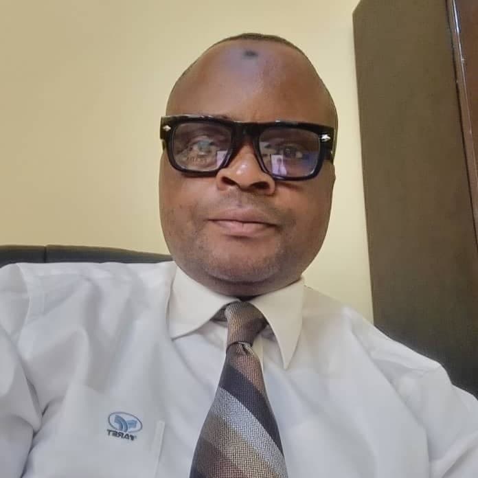 Portrait de James Kayembe Tube